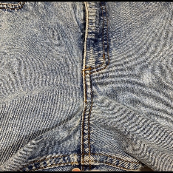 Vintage Guess Mom Jeans! - Picture 5 of 5